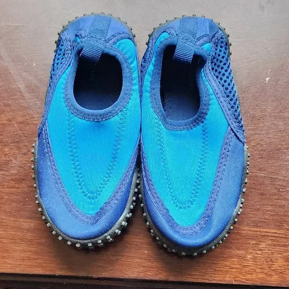 NWOT Airwalk Blue/Black Kids Water Shoes Size 8 - Picture 1 of 15